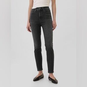 GAP Women's Washed black vintage slim Straight-Leg Jeans
